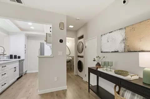 Entry Way - 2071 Foxhall Loop, San Jose, CA 95125 photo 2 of 2