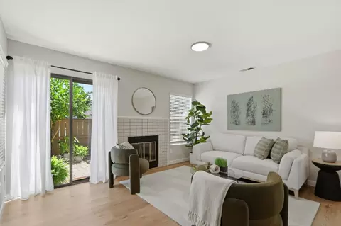 Living - 2071 Foxhall Loop, San Jose, CA 95125 photo 2 of 3