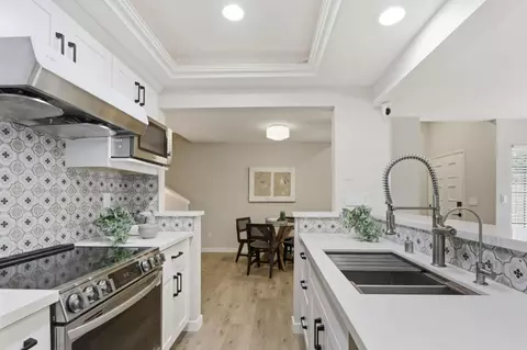 Kitchen - 2071 Foxhall Loop, San Jose, CA 95125 photo 2 of 4