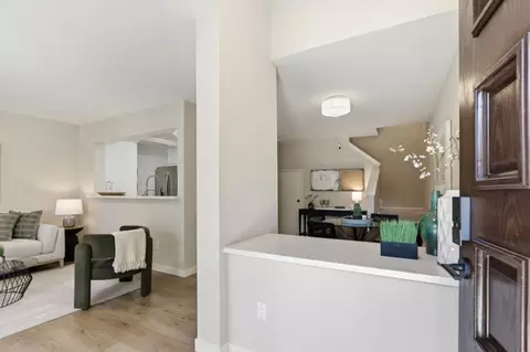 Entry Way - 2071 Foxhall Loop, San Jose, CA 95125 photo 1 of 2