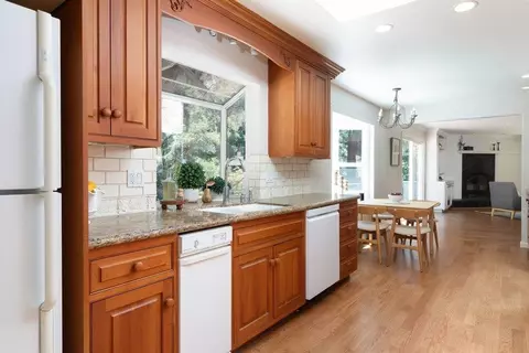 Kitchen - 505 Thin Edge Rd, Santa Cruz, CA 95065 photo 3 of 3