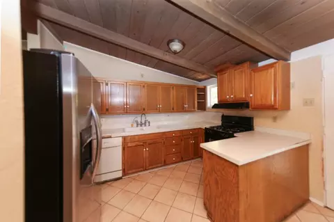 Kitchen - 340 Walnut Ln, Gilroy, CA 95020 photo 2 of 5