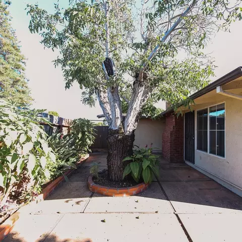 Exterior - 340 Walnut Ln, Gilroy, CA 95020 photo 3 of 6