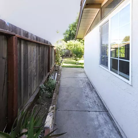 Exterior - 340 Walnut Ln, Gilroy, CA 95020 photo 4 of 6