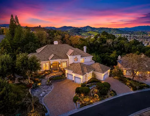 8451 Goldenrod Cir, Gilroy, CA 95020