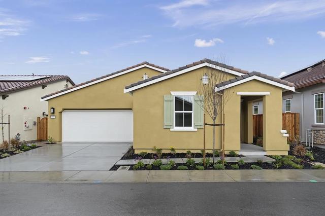 White Oak Dr, Hollister, CA 95023