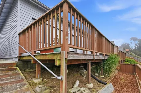 Exterior - 444 Heathcliff Dr, Pacifica, CA 94044 photo 9 of 11