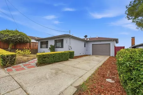 Exterior - 444 Heathcliff Dr, Pacifica, CA 94044 photo 6 of 11