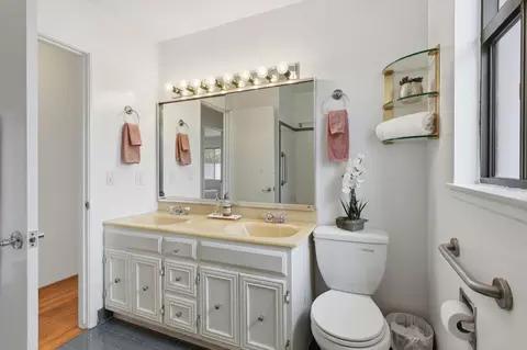 Bath - 444 Heathcliff Dr, Pacifica, CA 94044 photo 3 of 3