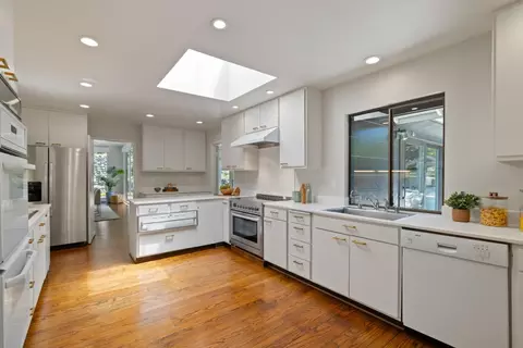 Kitchen - 820 Eucalyptus Ave, Hillsborough, CA 94010 photo 3 of 3