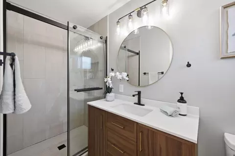 Bath - 2948 Rustic Dr, San Jose, CA 95124 photo 1 of 2