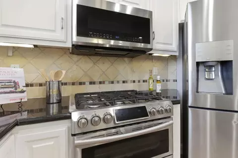 Kitchen - 352 Montecito Way, Milpitas, CA 95035 photo 4 of 5