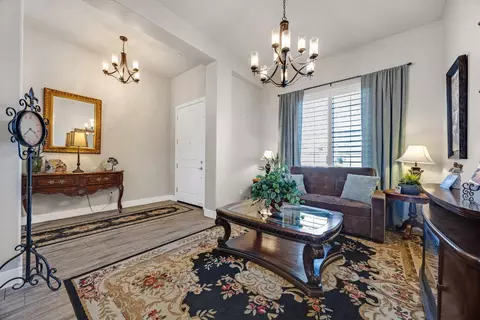 Entry Way - 1367 Tannehill Dr, Manteca, CA 95337 photo 2 of 4