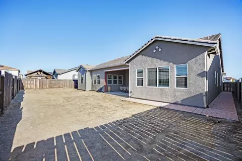 Exterior - 1367 Tannehill Dr, Manteca, CA 95337 photo 5 of 13