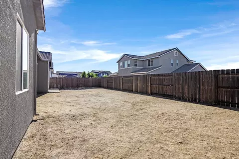 Exterior - 1367 Tannehill Dr, Manteca, CA 95337 photo 3 of 13