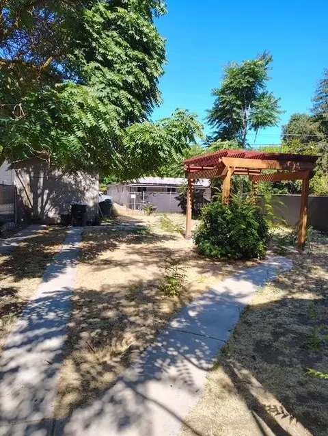 217 Semple St, Modesto, CA 95354 photo 5
