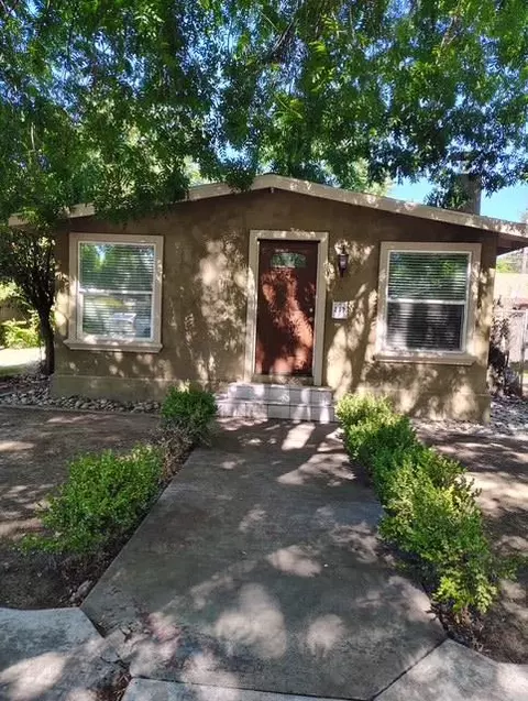 217 Semple St, Modesto, CA 95354 photo 1