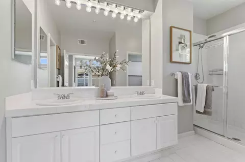 Bath - 175 Irene Ct, Mountain View, CA 94043 photo 1 of 4