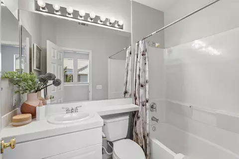 Bath - 175 Irene Ct, Mountain View, CA 94043 photo 3 of 4