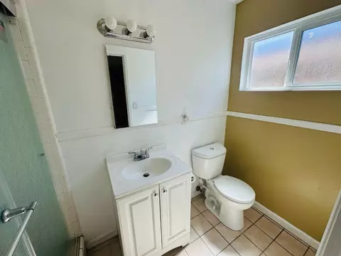 Bath - 737 Saint Ann Dr, Salinas, CA 93901 photo 2 of 2