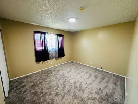 Bedroom - 737 Saint Ann Dr, Salinas, CA 93901 photo 2 of 4