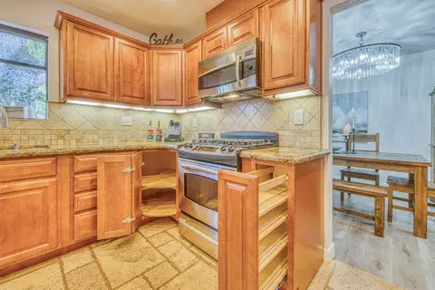 Kitchen - 7468 Leafwood Dr, Prunedale, CA 93907 photo 6 of 7