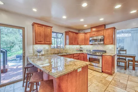 Kitchen - 7468 Leafwood Dr, Prunedale, CA 93907 photo 5 of 7
