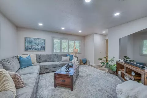 Living - 7468 Leafwood Dr, Prunedale, CA 93907 photo 3 of 3