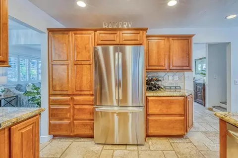 Kitchen - 7468 Leafwood Dr, Prunedale, CA 93907 photo 2 of 7