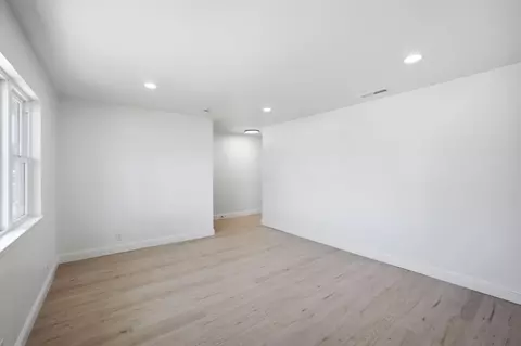Living - 450 Beck St, Watsonville, CA 95076 photo 4 of 4