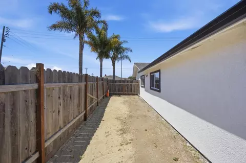 Exterior - 450 Beck St, Watsonville, CA 95076 photo 5 of 8