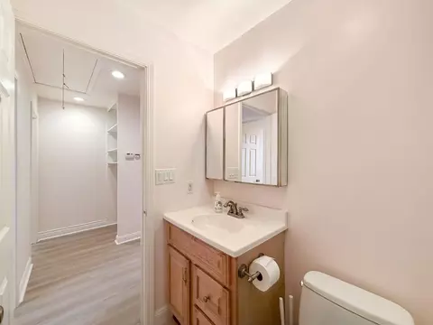 Bath - 1290 De Solo Dr, Pacifica, CA 94044 photo 1 of 3