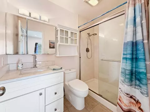 Bath - 1290 De Solo Dr, Pacifica, CA 94044 photo 3 of 3