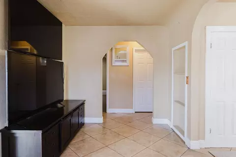 Entry Way - 15 Rincon Ave, Salinas, CA 93905 photo 3 of 6