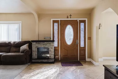 Entry Way - 15 Rincon Ave, Salinas, CA 93905 photo 1 of 6