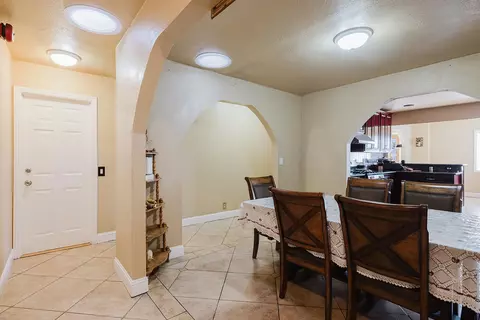 Entry Way - 15 Rincon Ave, Salinas, CA 93905 photo 4 of 6