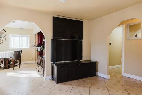 Entry Way - 15 Rincon Ave, Salinas, CA 93905 photo 2 of 6