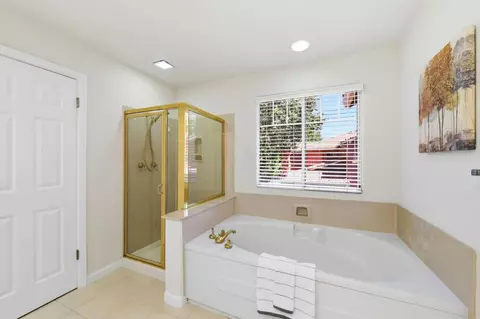 Bath - 117 Gladys Ave, Mountain View, CA 94043 photo 3 of 3