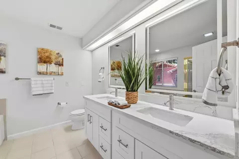 Bath - 117 Gladys Ave, Mountain View, CA 94043 photo 1 of 3