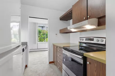 Kitchen - 400 Davey Glen Rd 4330, Belmont, CA 94002 photo 2 of 2