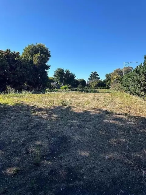 717 Donohoe St, East Palo Alto, CA 94303
