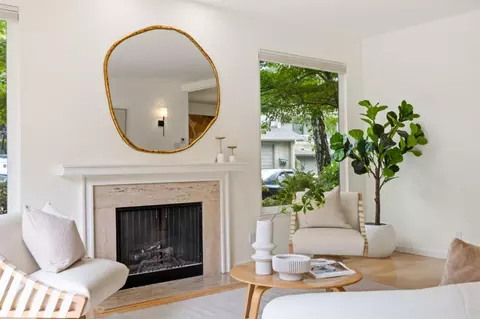 632 Sand Hill Cir, Menlo Park, CA 94025