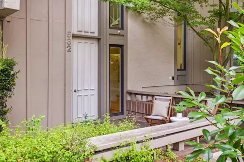 632 Sand Hill Cir, Menlo Park, CA 94025