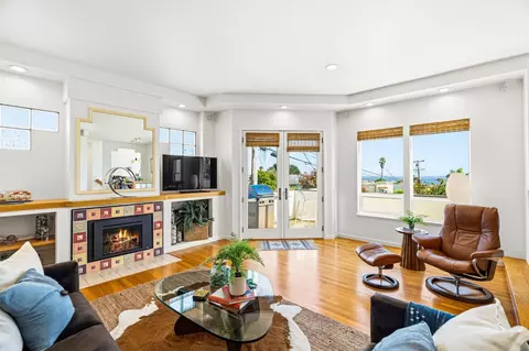 Living - 149 Coates Dr, Aptos, CA 95003 photo 2 of 4