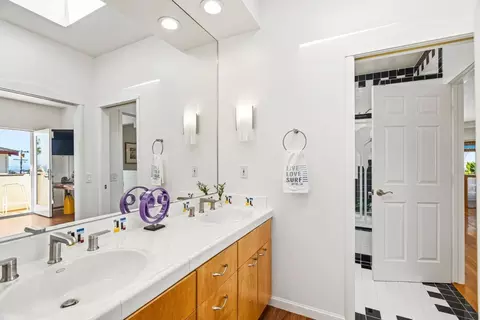 Bath - 149 Coates Dr, Aptos, CA 95003 photo 1 of 4