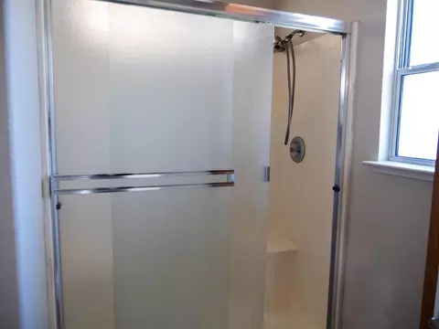 Bath - 29202 Rio Verde Dr, Gustine, CA 95322 photo 11 of 14