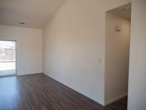 Living - 29202 Rio Verde Dr, Gustine, CA 95322 photo 3 of 7