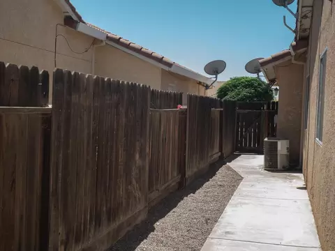 Exterior - 29202 Rio Verde Dr, Gustine, CA 95322 photo 7 of 7