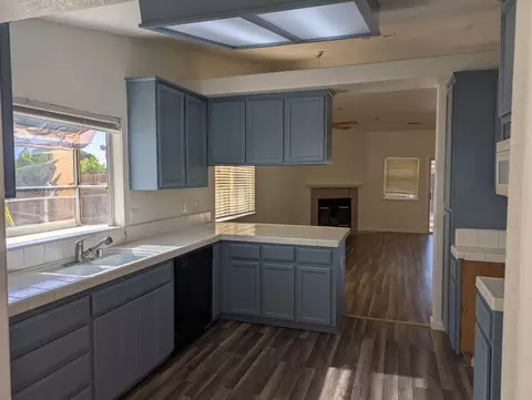Kitchen - 29202 Rio Verde Dr, Gustine, CA 95322 photo 4 of 4