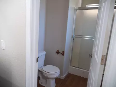 Bath - 29202 Rio Verde Dr, Gustine, CA 95322 photo 10 of 14